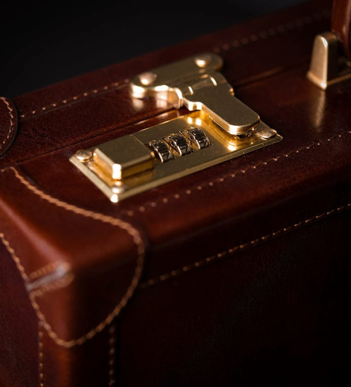Шкіряний портфель-атташе - A Legacy - коричневий колір - Time Resistance 5248401 — 4
