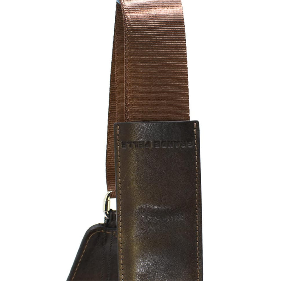 Кожаная нагрудная сумка слинг Grande Pelle 723620 — 4