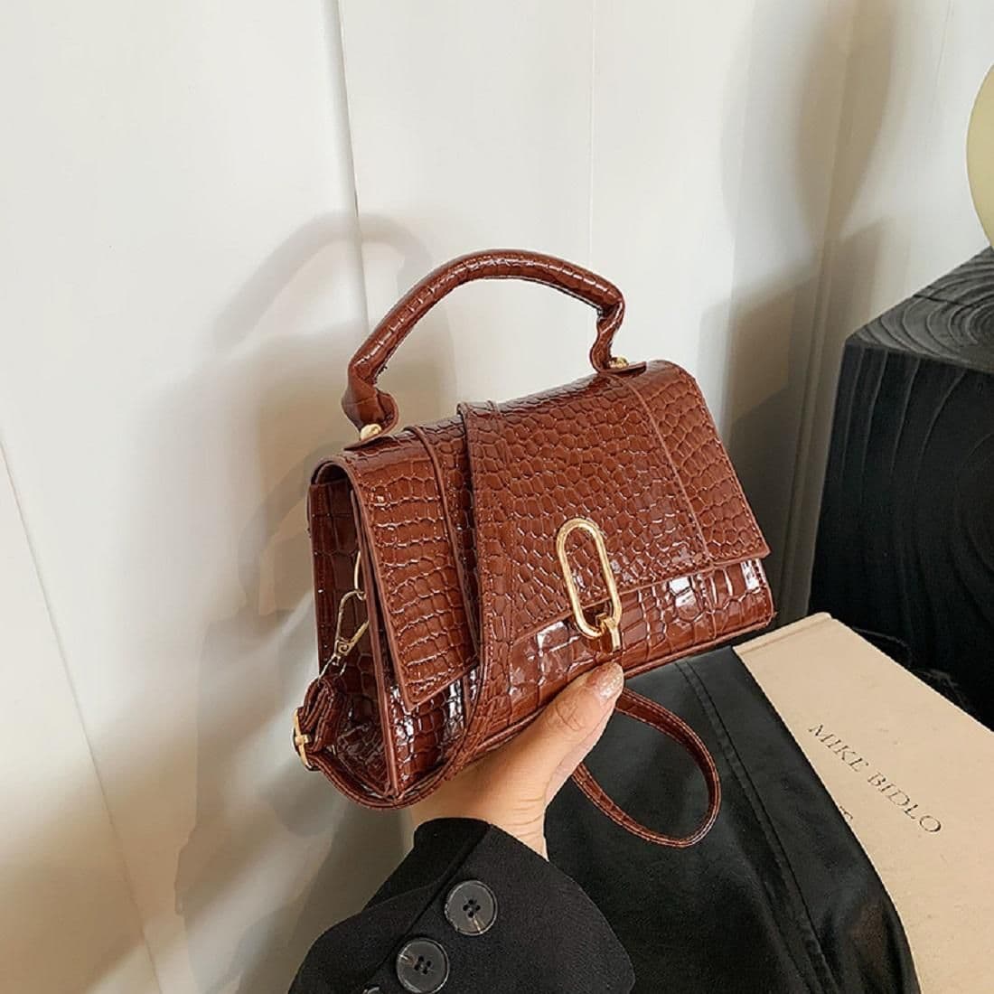 Каркасне невелике кросбоді з еко-шкіри Lilly P2-17068985C