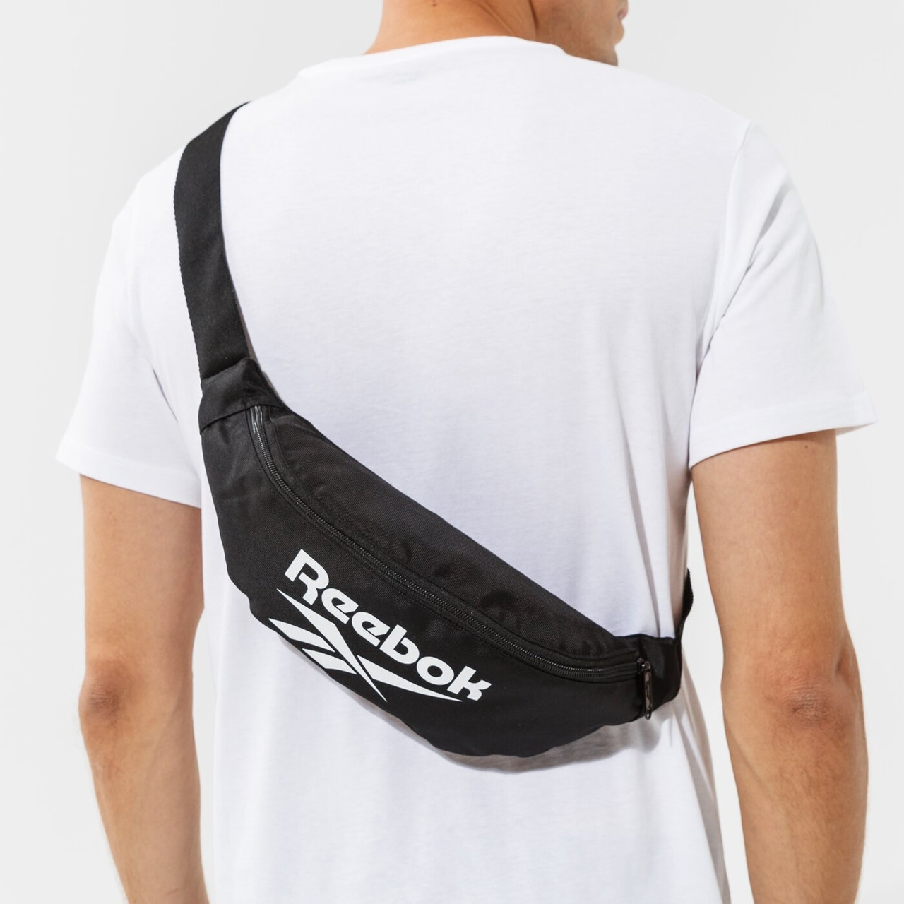 Сумка на пояс Reebok компактна бананка чорна для міста та подорожей
