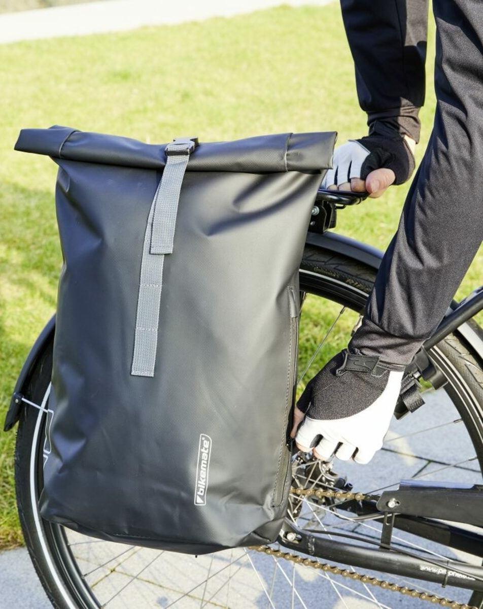 Рюкзак, велосумка на багажник з дощовиком два в одному 22L Bikemate чорна