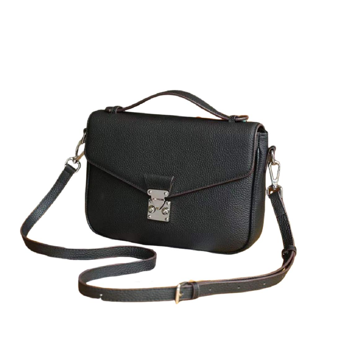Жіноча компактна шкіряна сумочка Olivia Leather B24-W-5015A