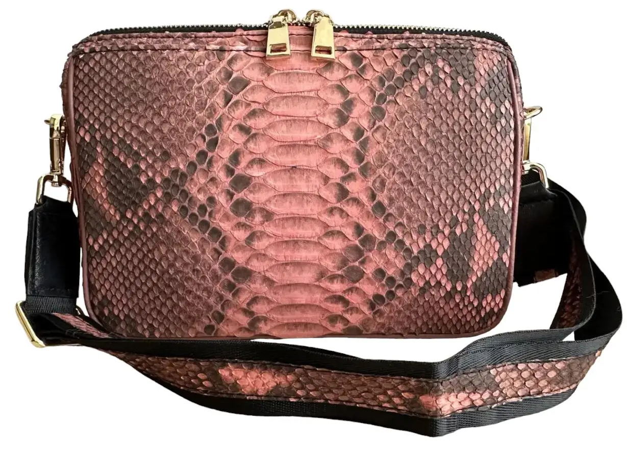 Сумка жіноча кросбоді із натуральної шкіри пітона Exotic Leather пудрова рожева (snc 01) — фото 1
