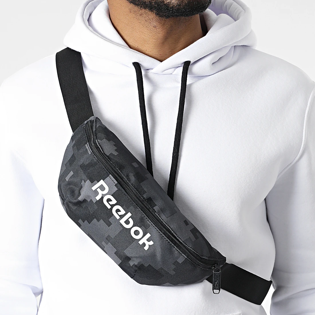 Бананка Reebok чорна поясна сумка кросбоді для телефону і документів